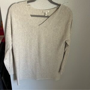 Cream ribbed sweater sz medium